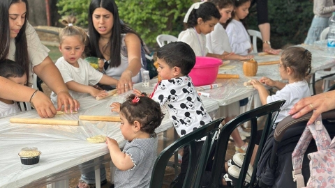 שבועות בגן הבוטני זואולוגי.jpeg